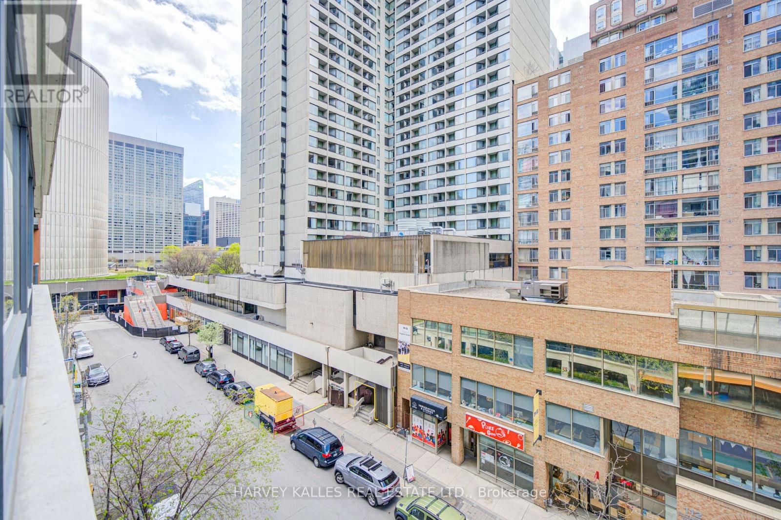 #717 111 ELIZABETH STREET - 38