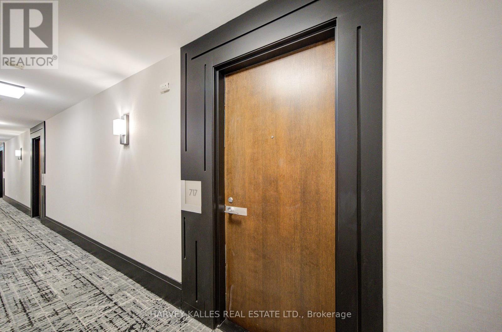 #717 111 ELIZABETH STREET - 8