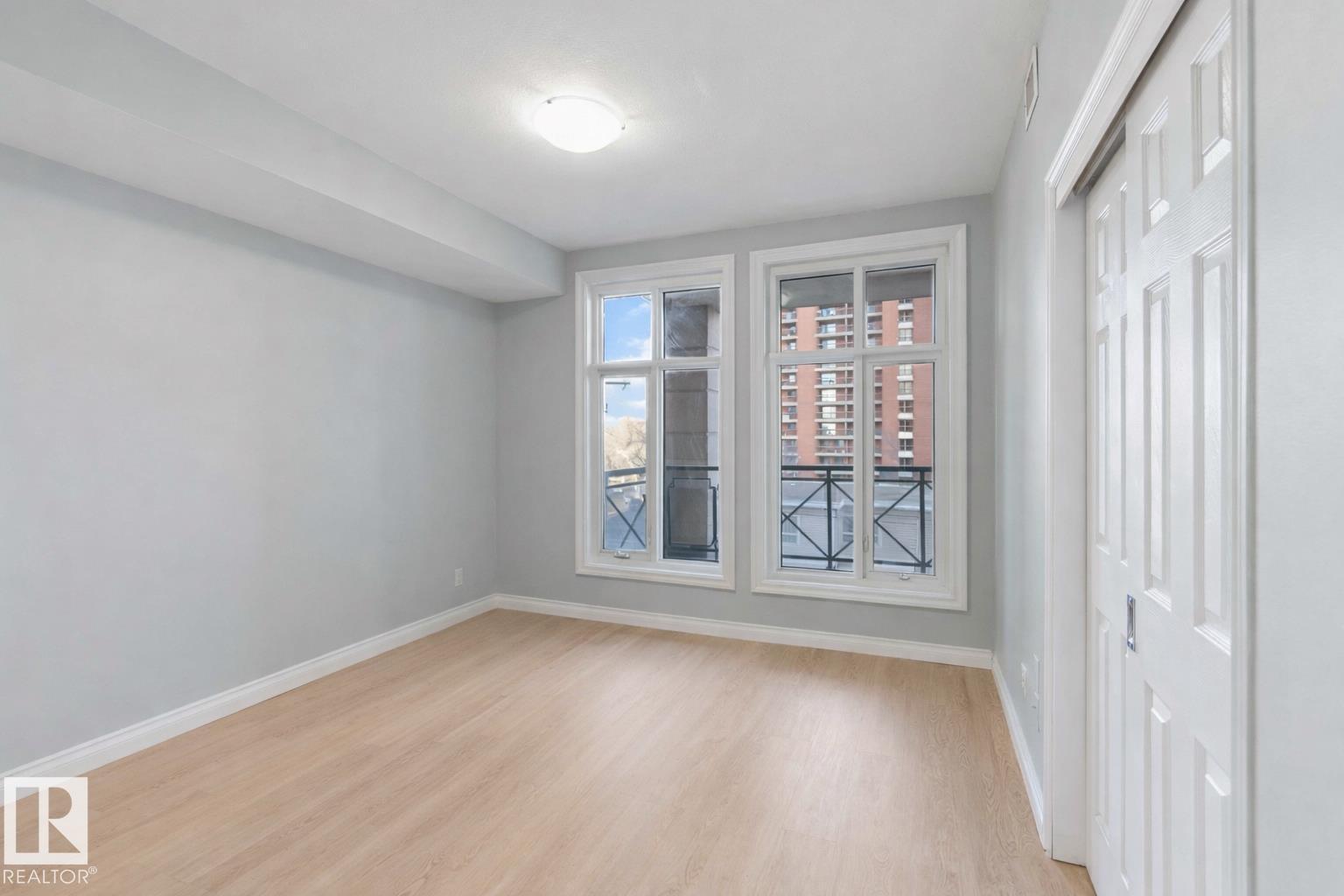 #402 9020 JASPER AV NW - 15