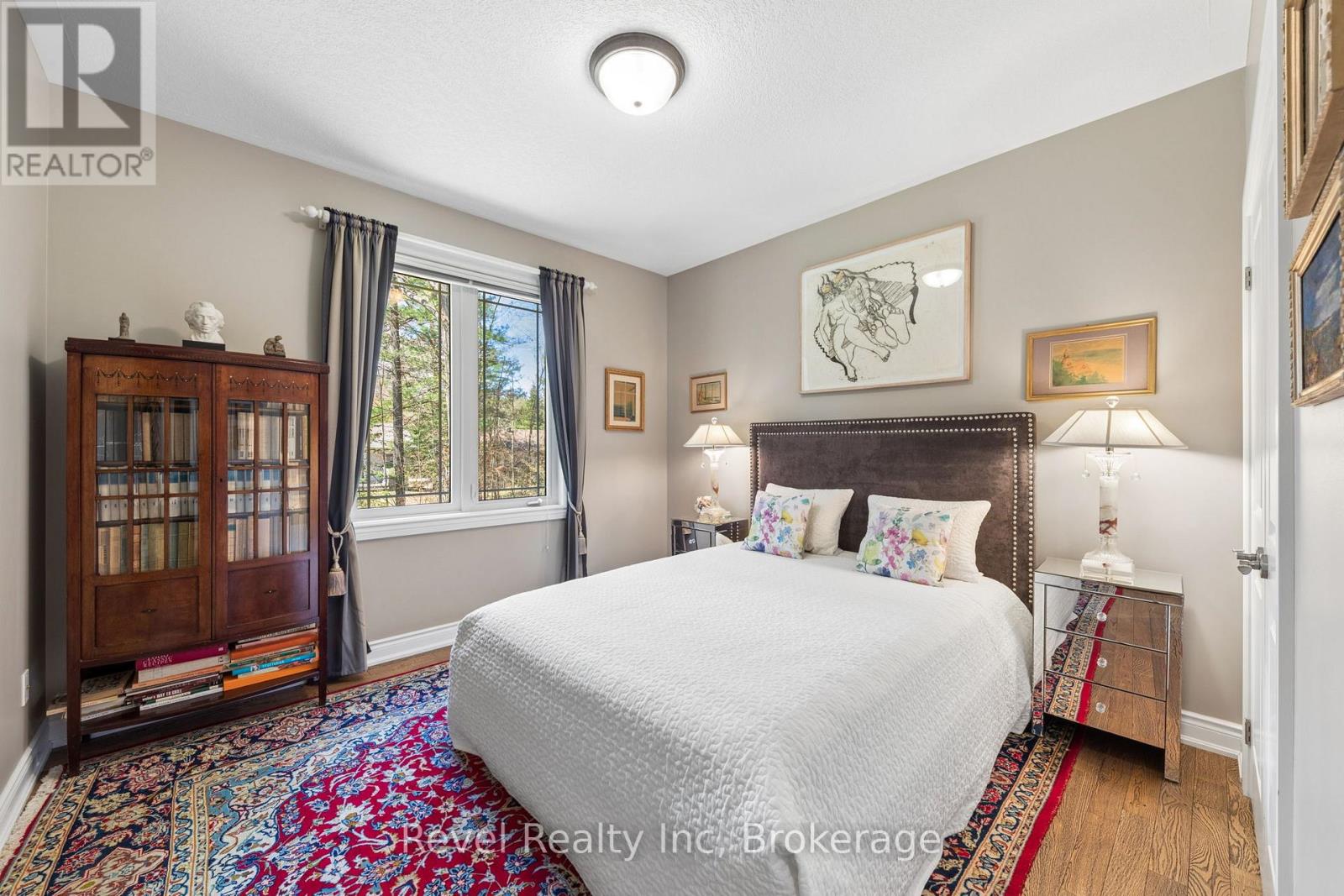54 VINCENT CIRCLE - 24