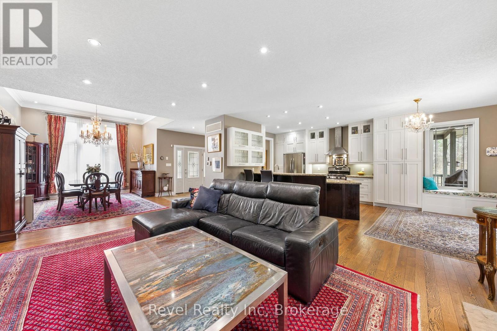 54 VINCENT CIRCLE - 15