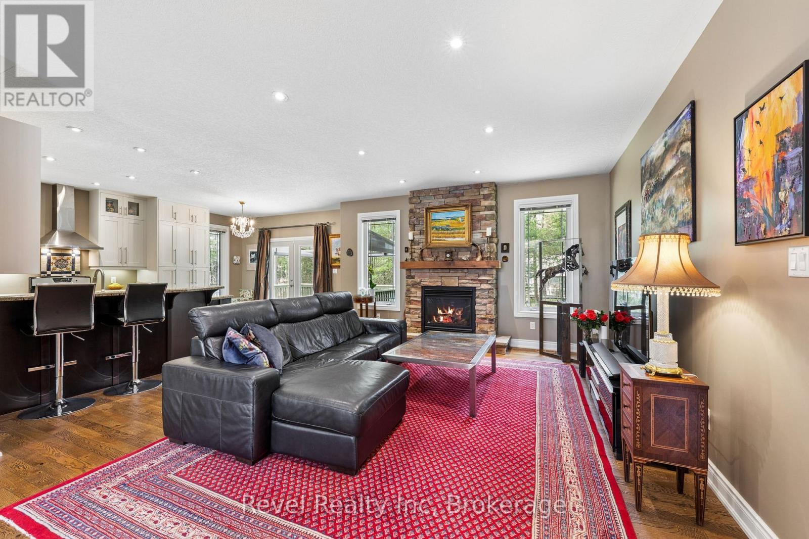 54 VINCENT CIRCLE - 14