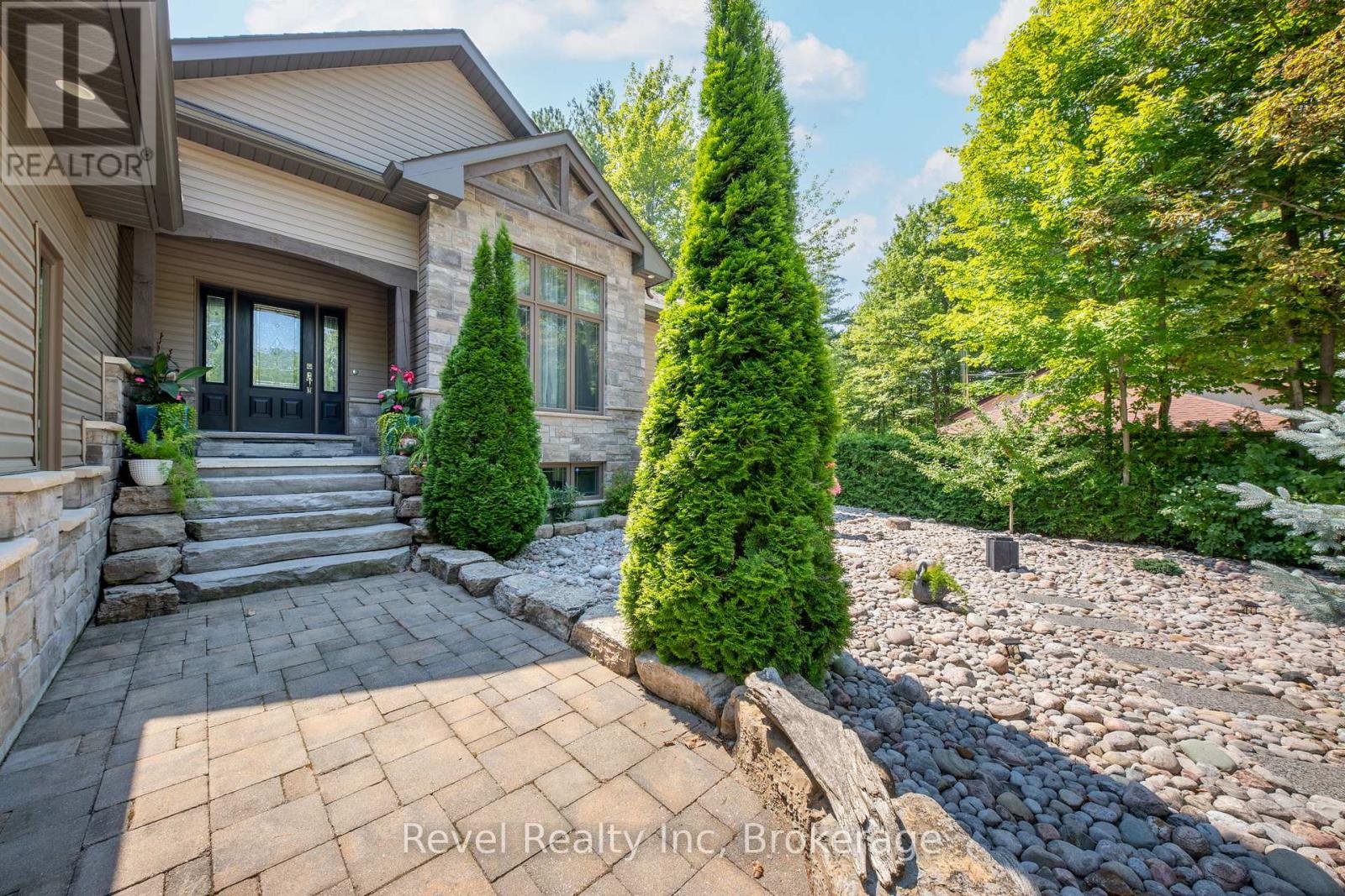 54 VINCENT CIRCLE - 4
