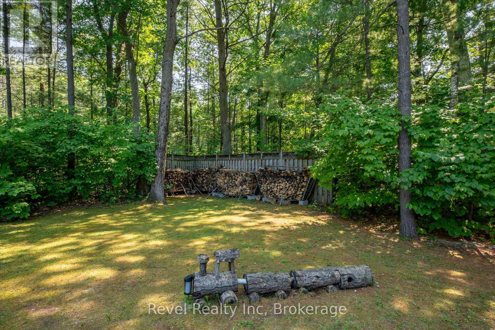 54 VINCENT CIRCLE - 36