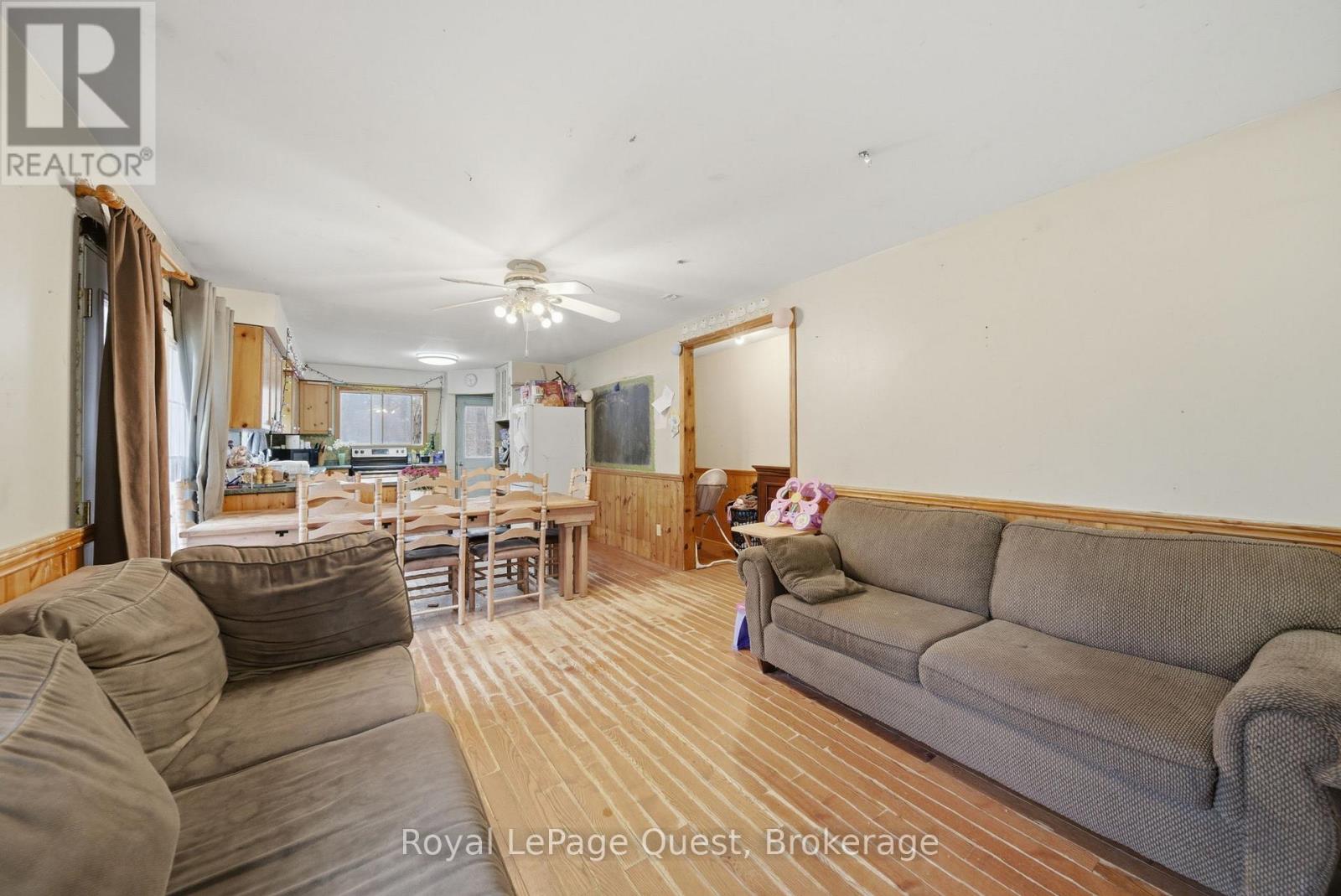 7476 ASH CRESCENT - 13