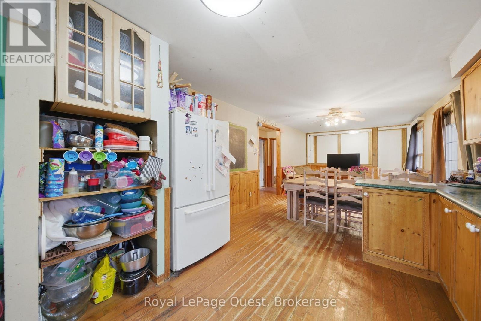 7476 ASH CRESCENT - 6