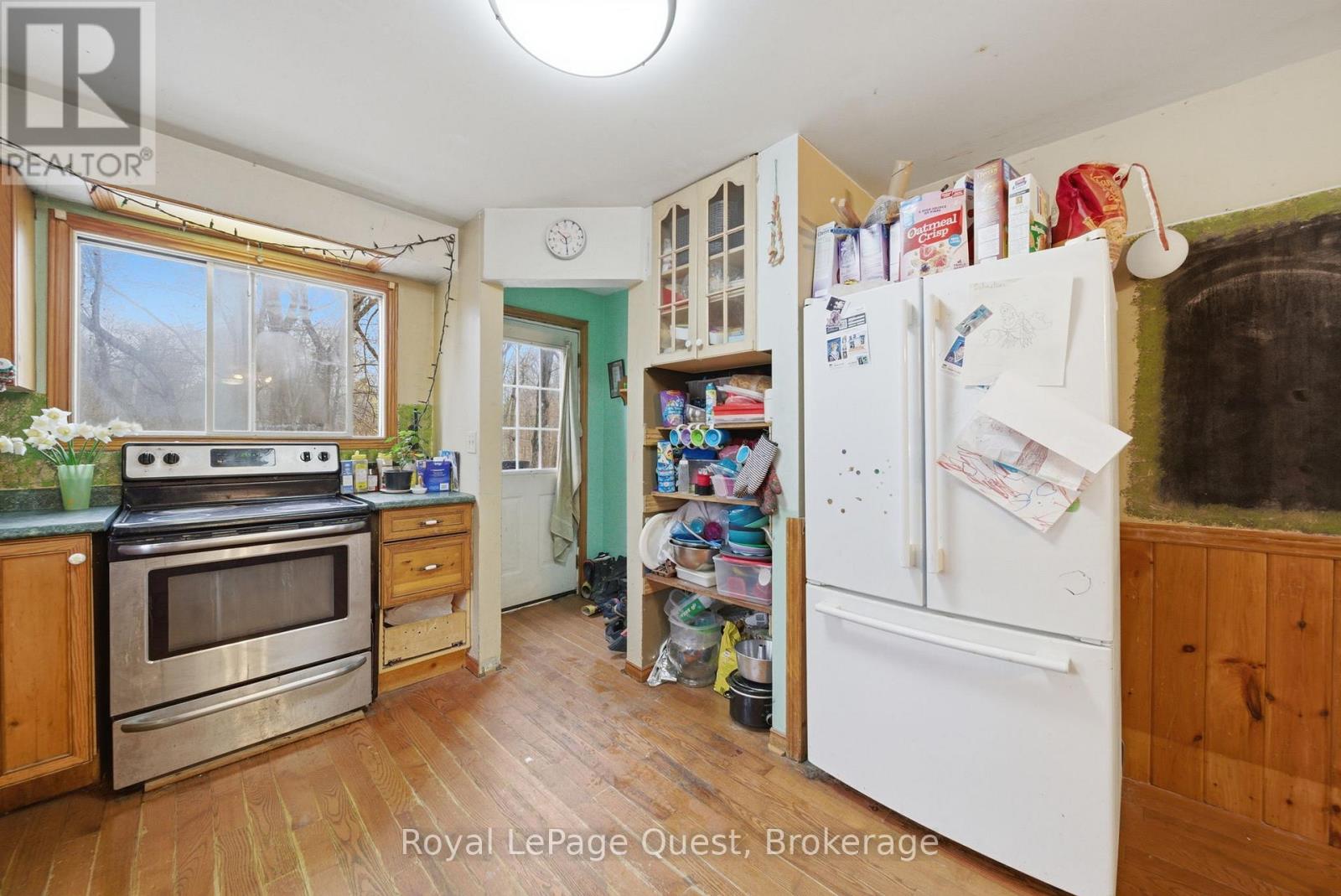 7476 ASH CRESCENT - 7