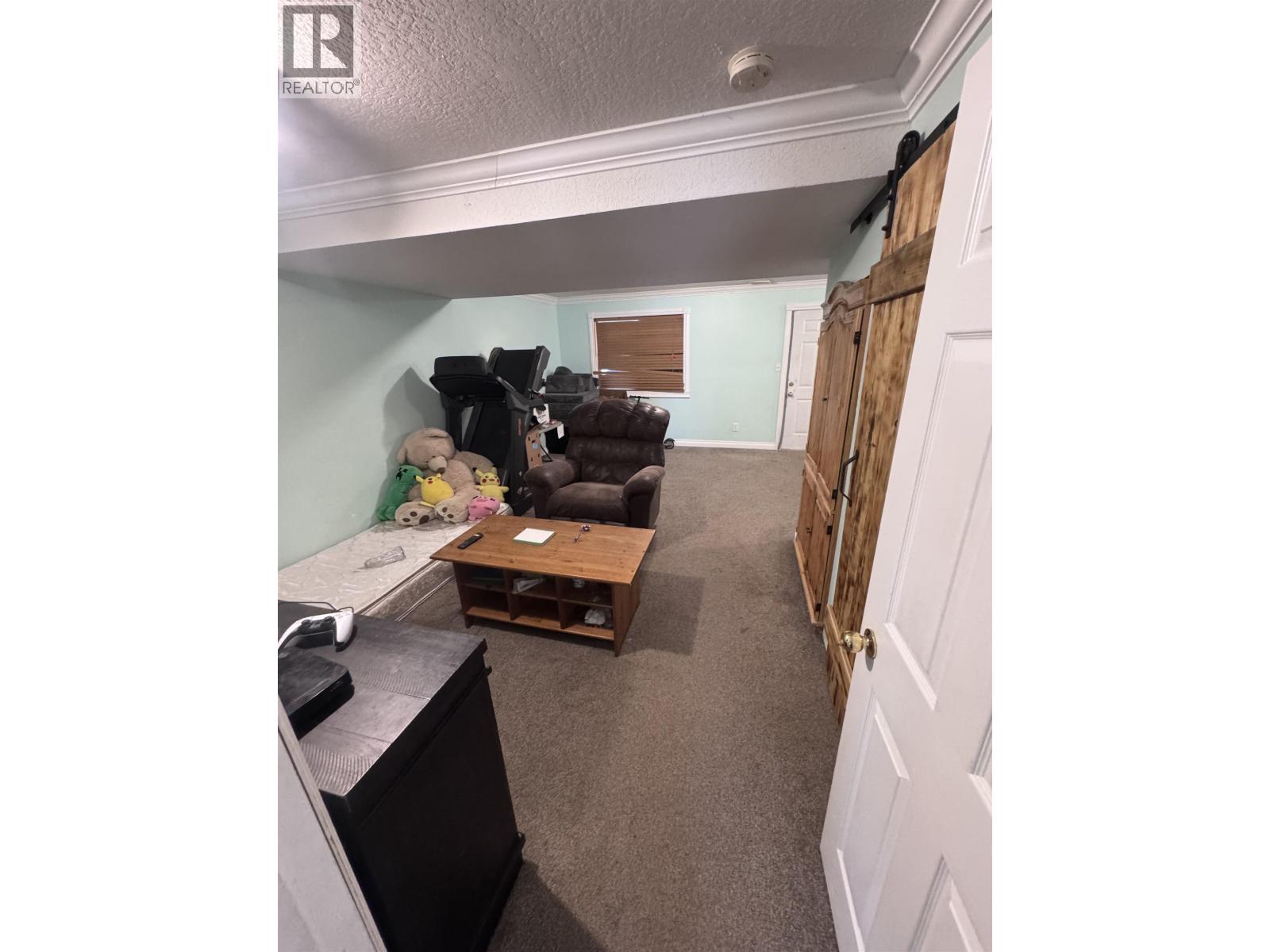 8916 84A STREET - 17