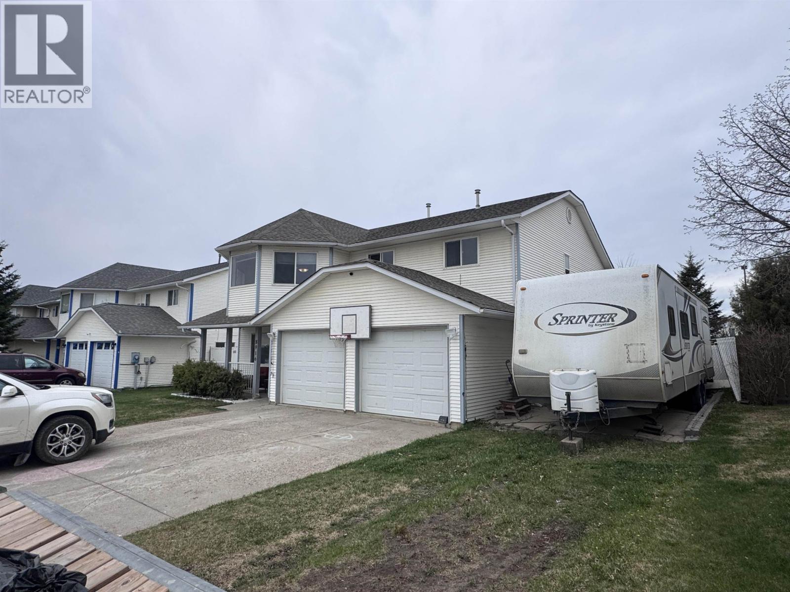 8916 84A STREET - 3