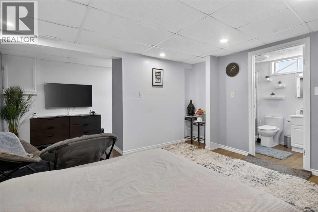 77 Summerfield Road SE - 32