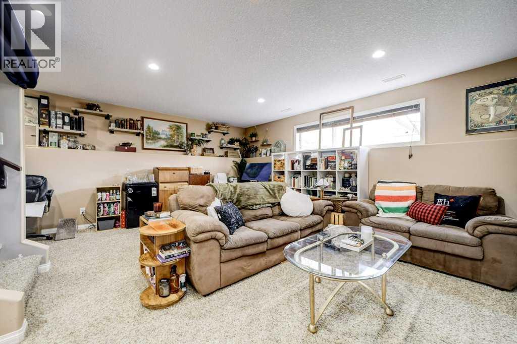 121 Mt Sundance Crescent W - 30