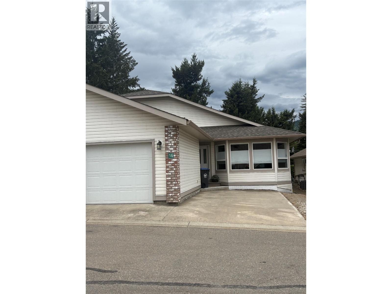 #16 312 Arbutus Street - 37
