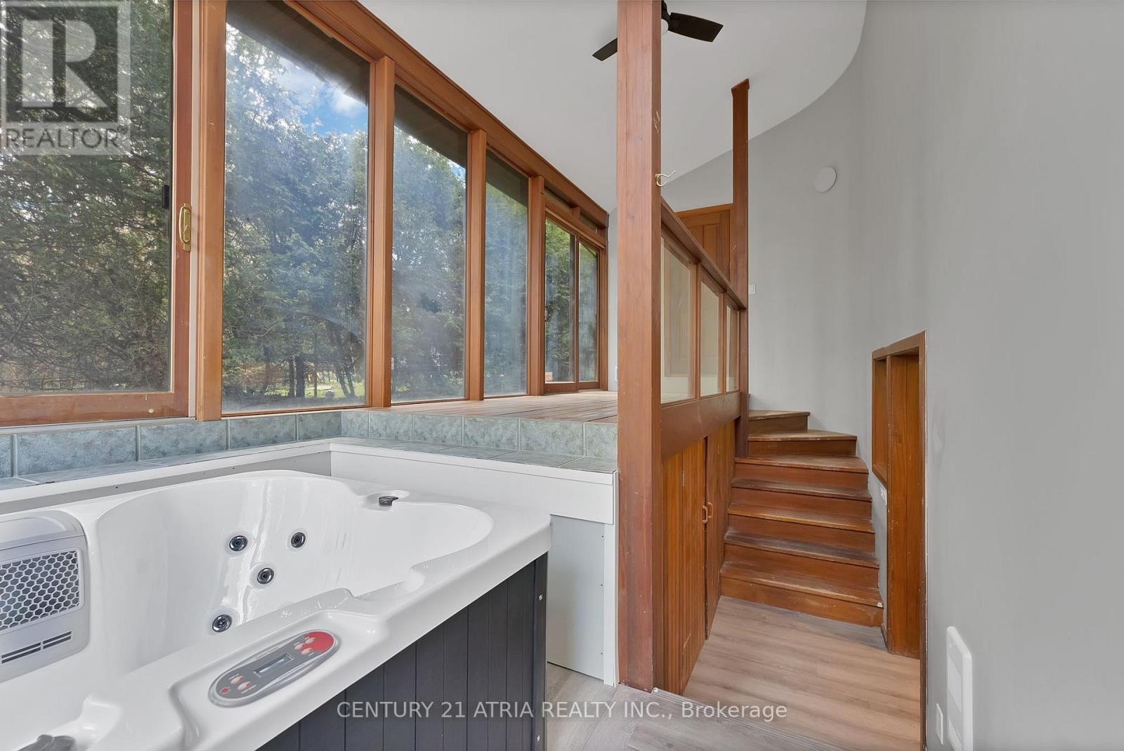 33 BELLEHAVEN CRESCENT - 37