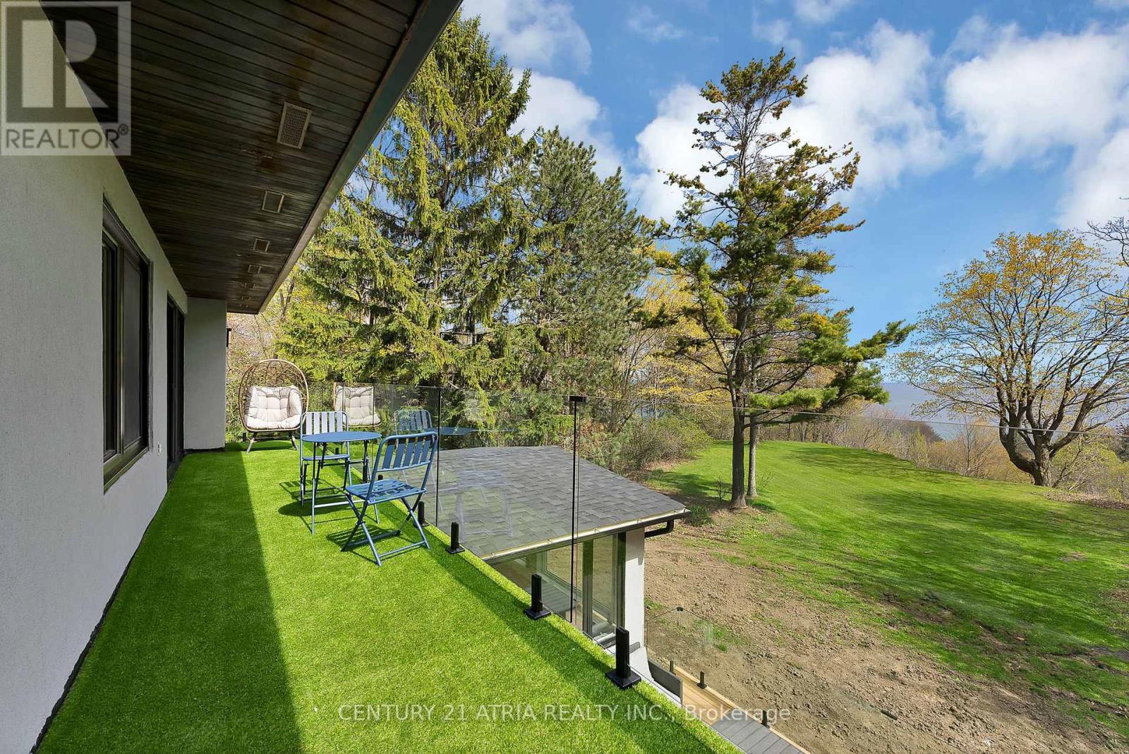 33 BELLEHAVEN CRESCENT - 38