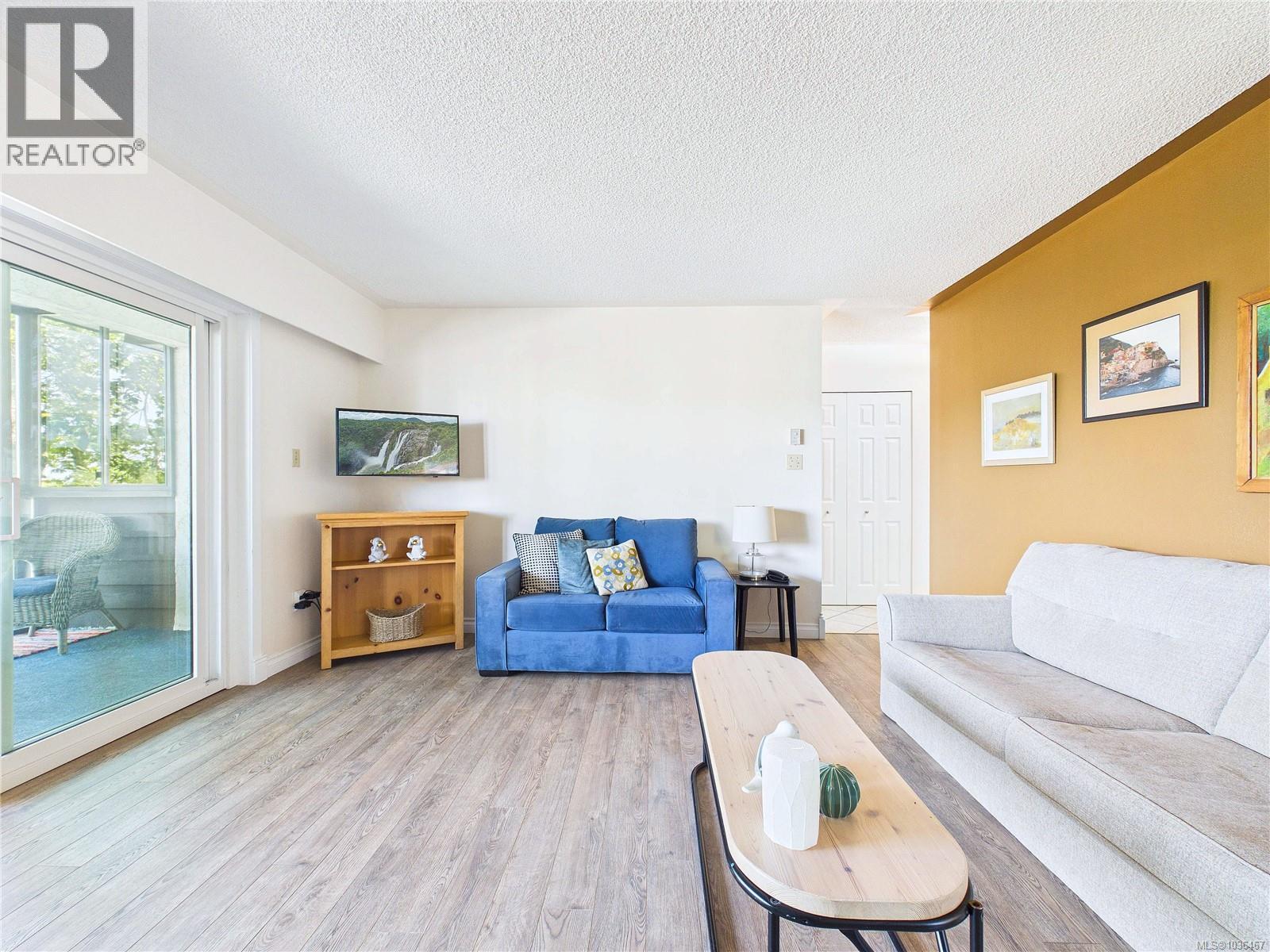 401 1665 Oak Bay Avenue, Victoria