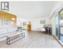 Bathroom - 401 1665 Oak Bay Ave, Victoria, BC V8R1B5 Photo 6