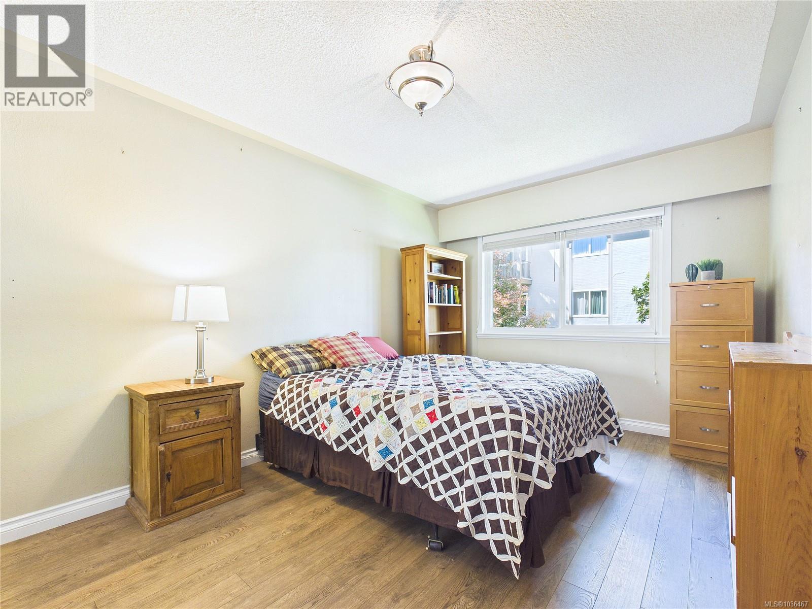 #401 1665 Oak Bay Ave - 23