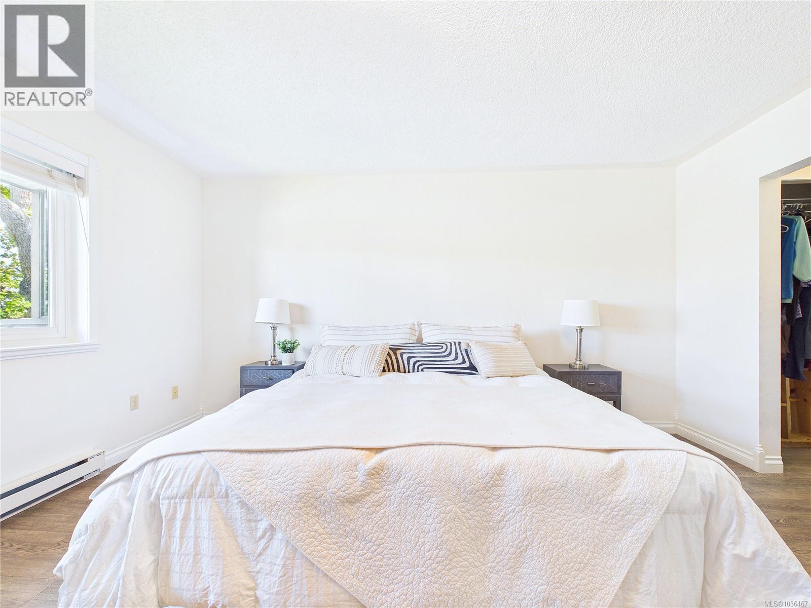 401 1665 Oak Bay Avenue, Victoria