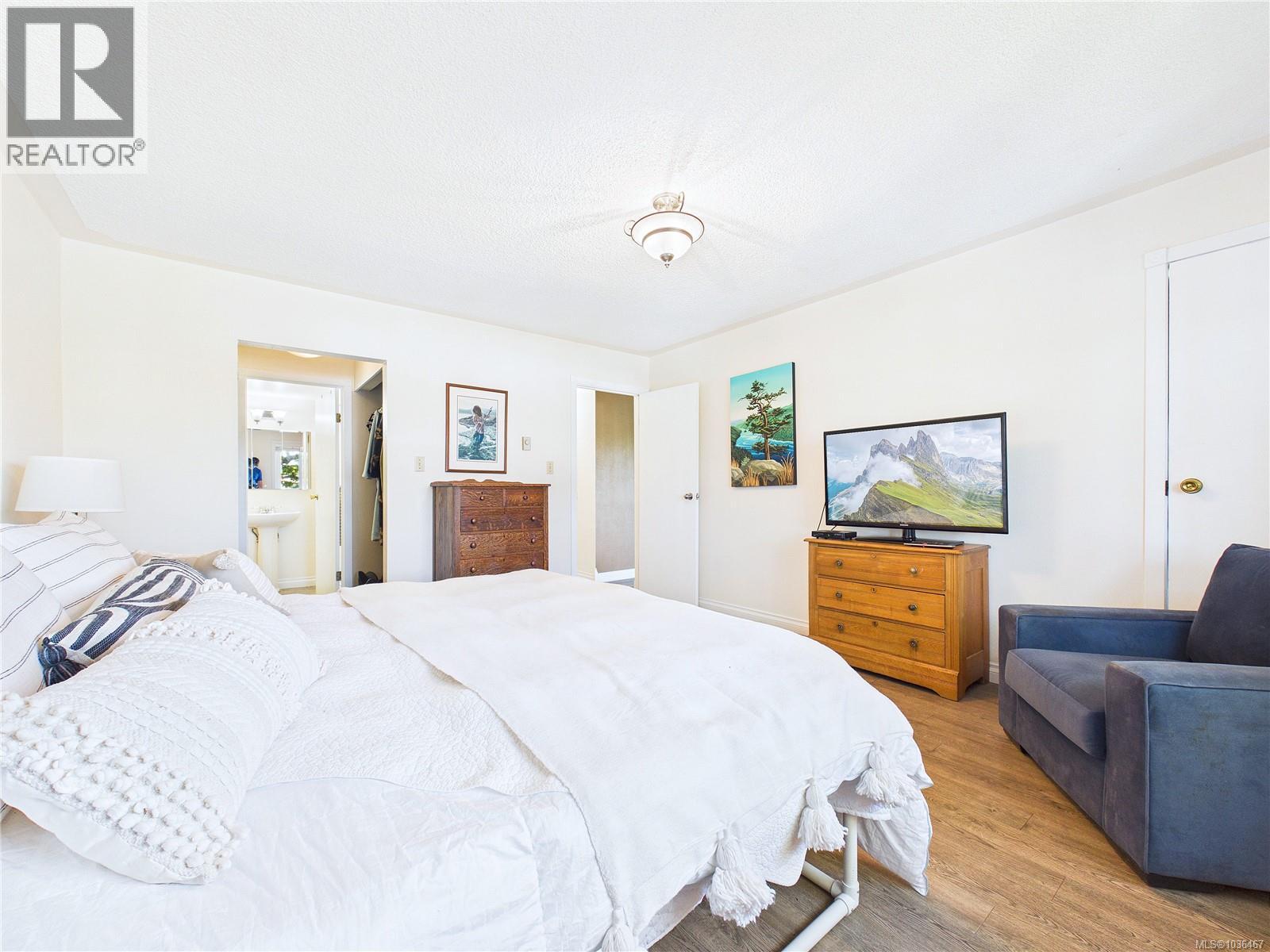 #401 1665 Oak Bay Ave - 27