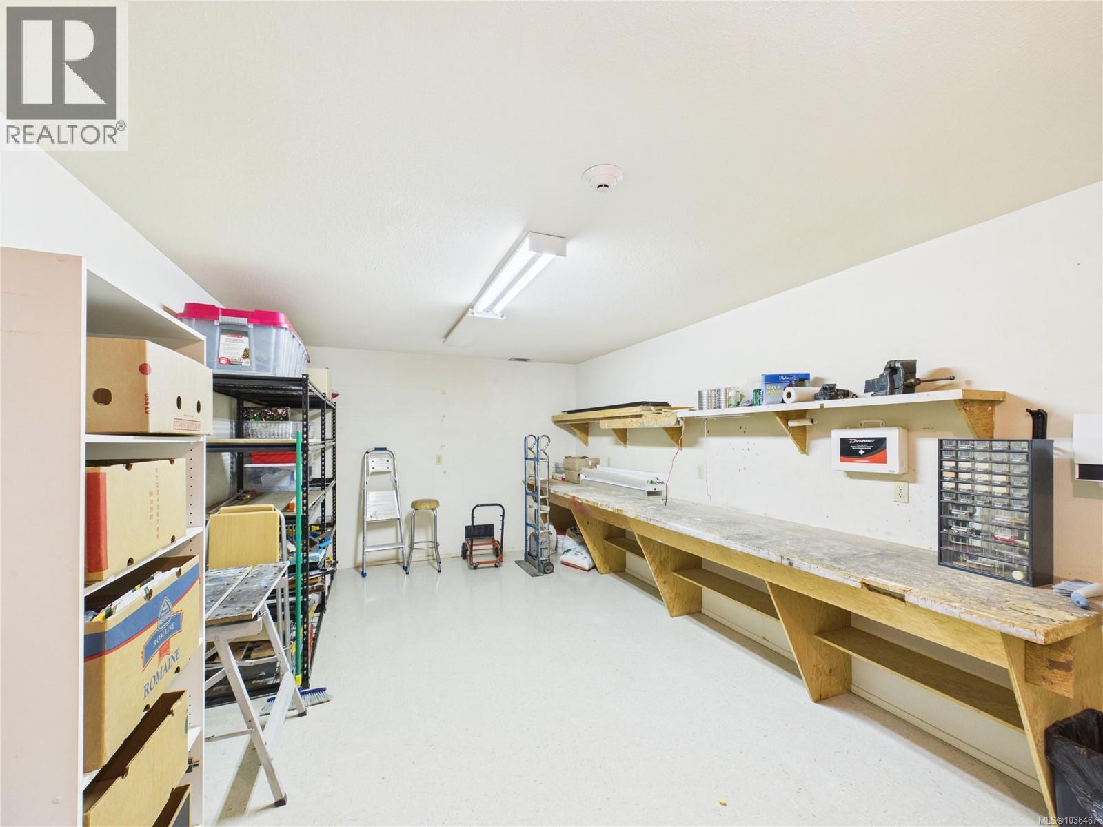 #401 1665 Oak Bay Ave - 35