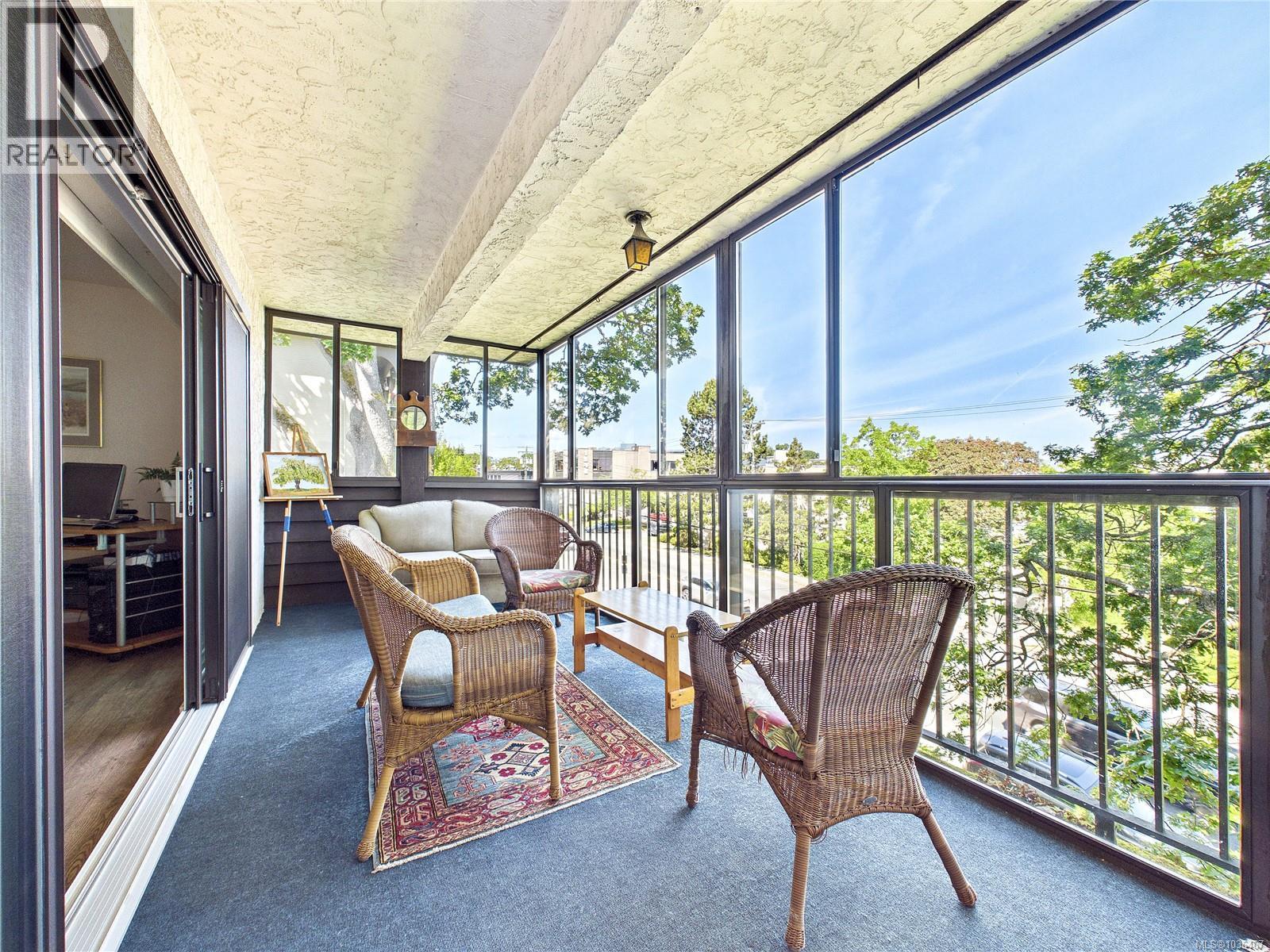401 1665 Oak Bay Avenue, Victoria