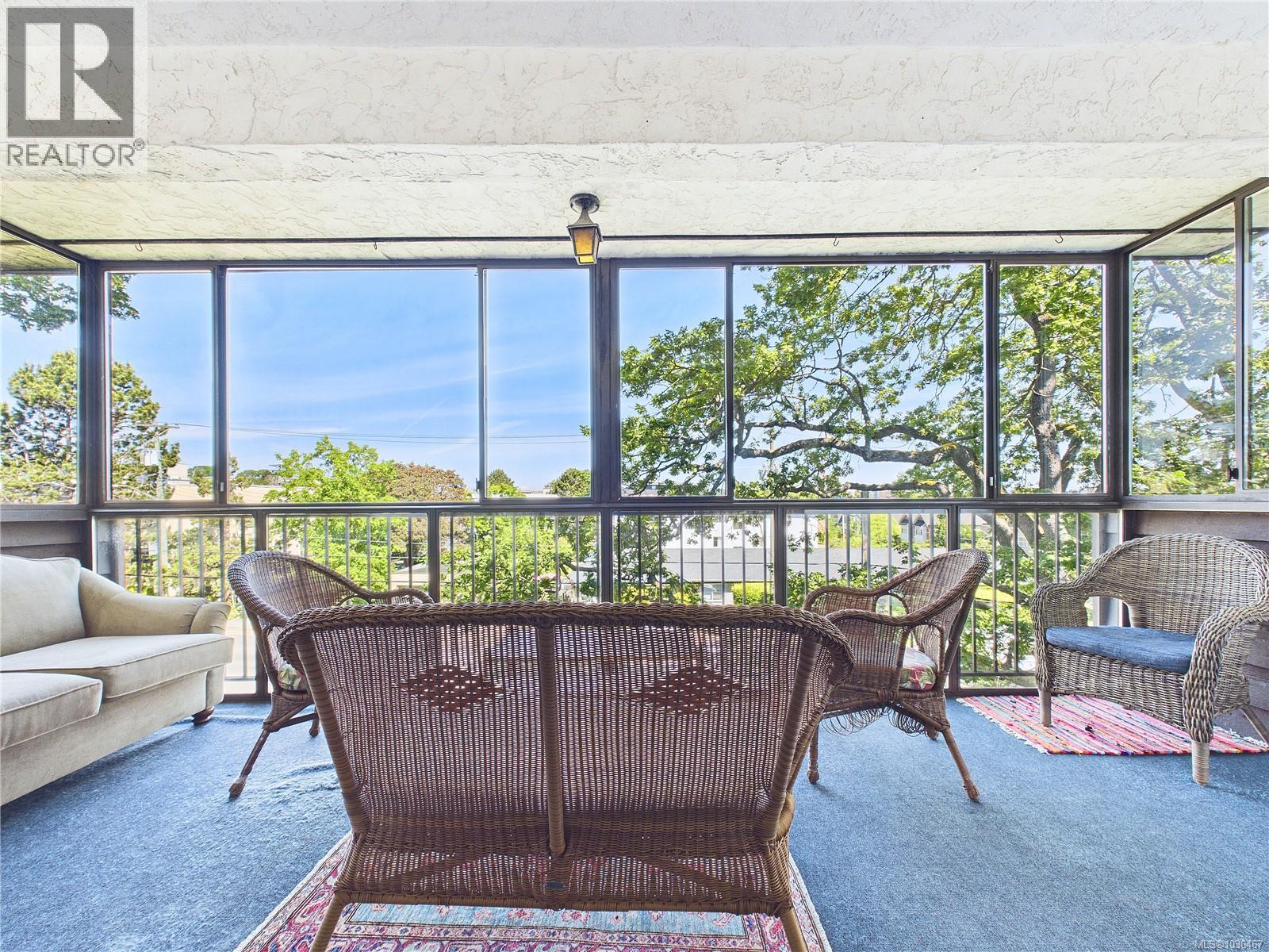 #401 1665 Oak Bay Ave - 16
