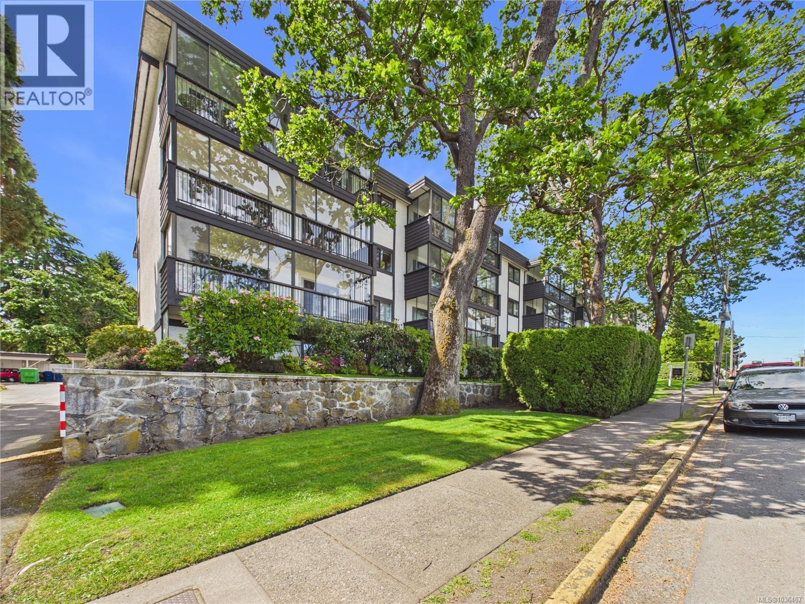 401 1665 Oak Bay Avenue, Victoria