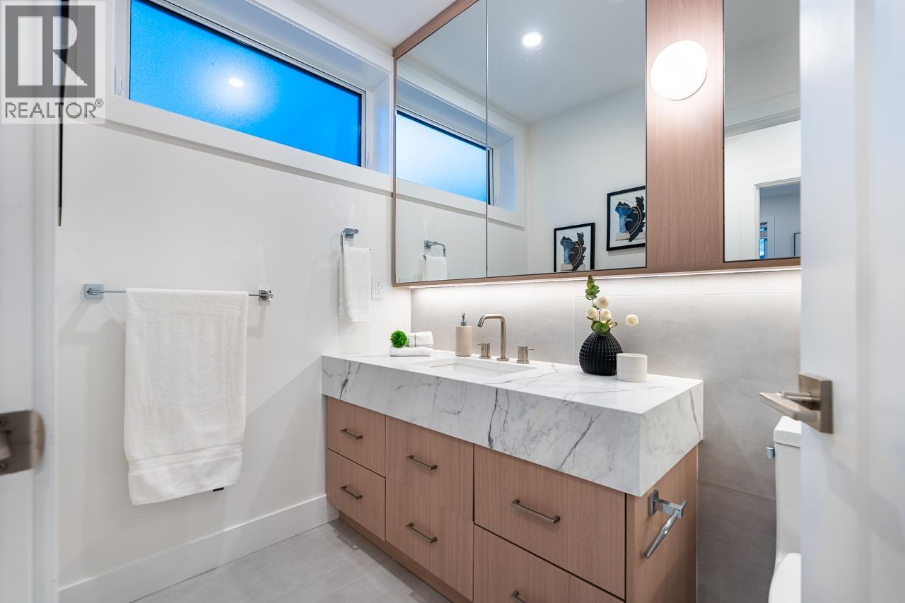 2 5355 INVERNESS STREET, Vancouver