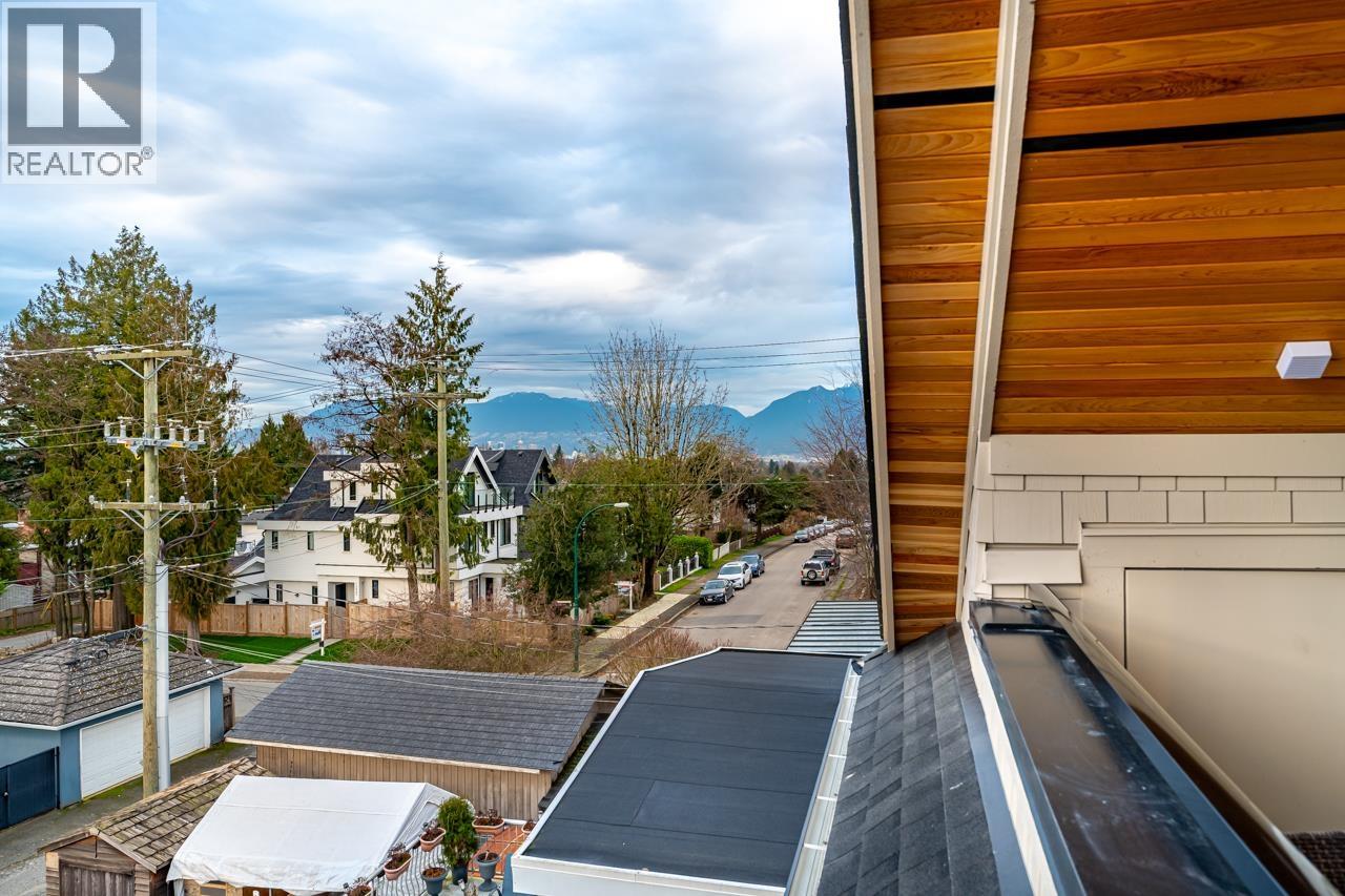 2 5355 INVERNESS STREET, Vancouver