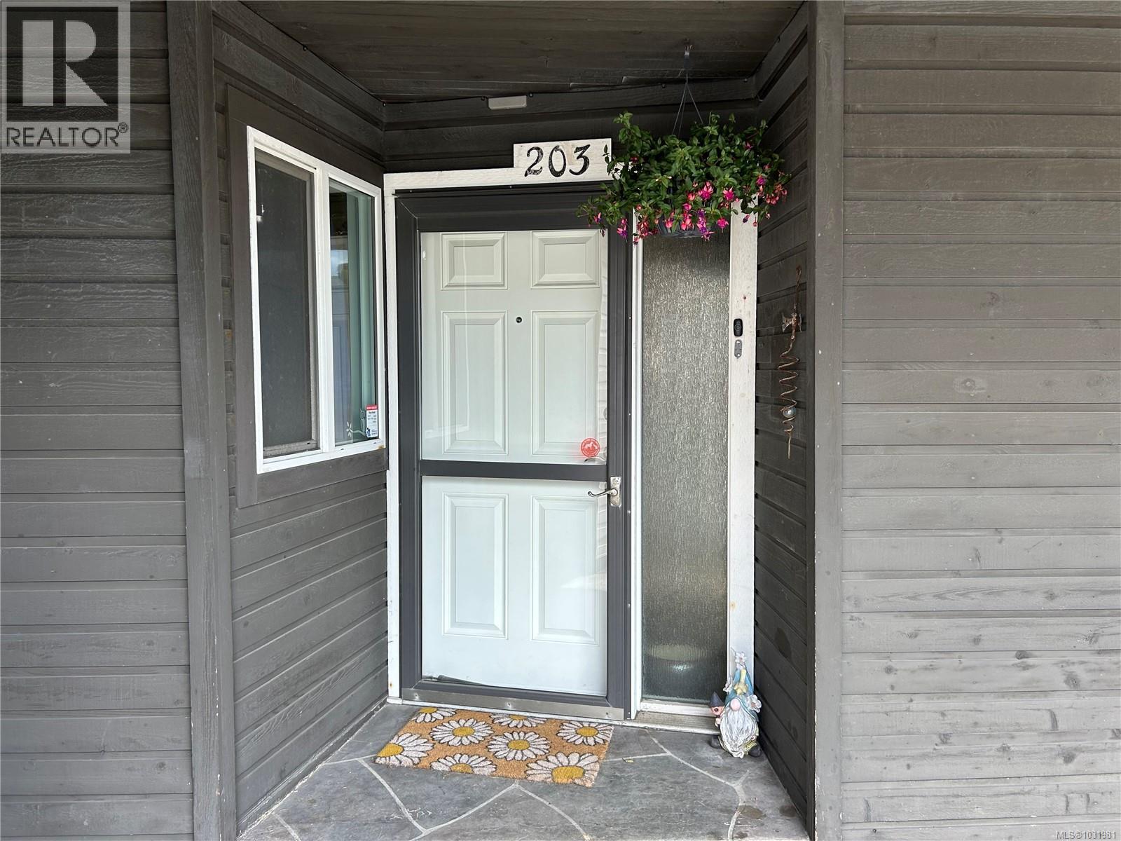 203 2740 Island Hwy S, Campbell River