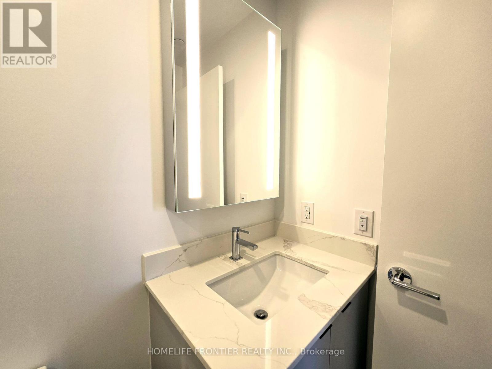 #822 1182 KING STREET W - 15