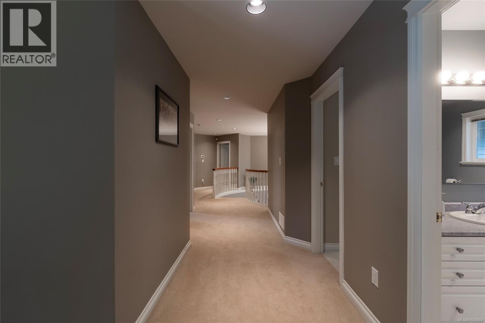 376 Viaduct Ave W - 47