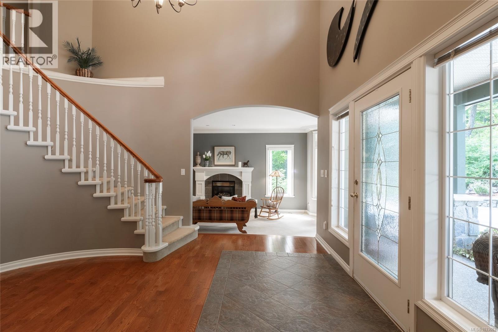 376 Viaduct Ave W - 7