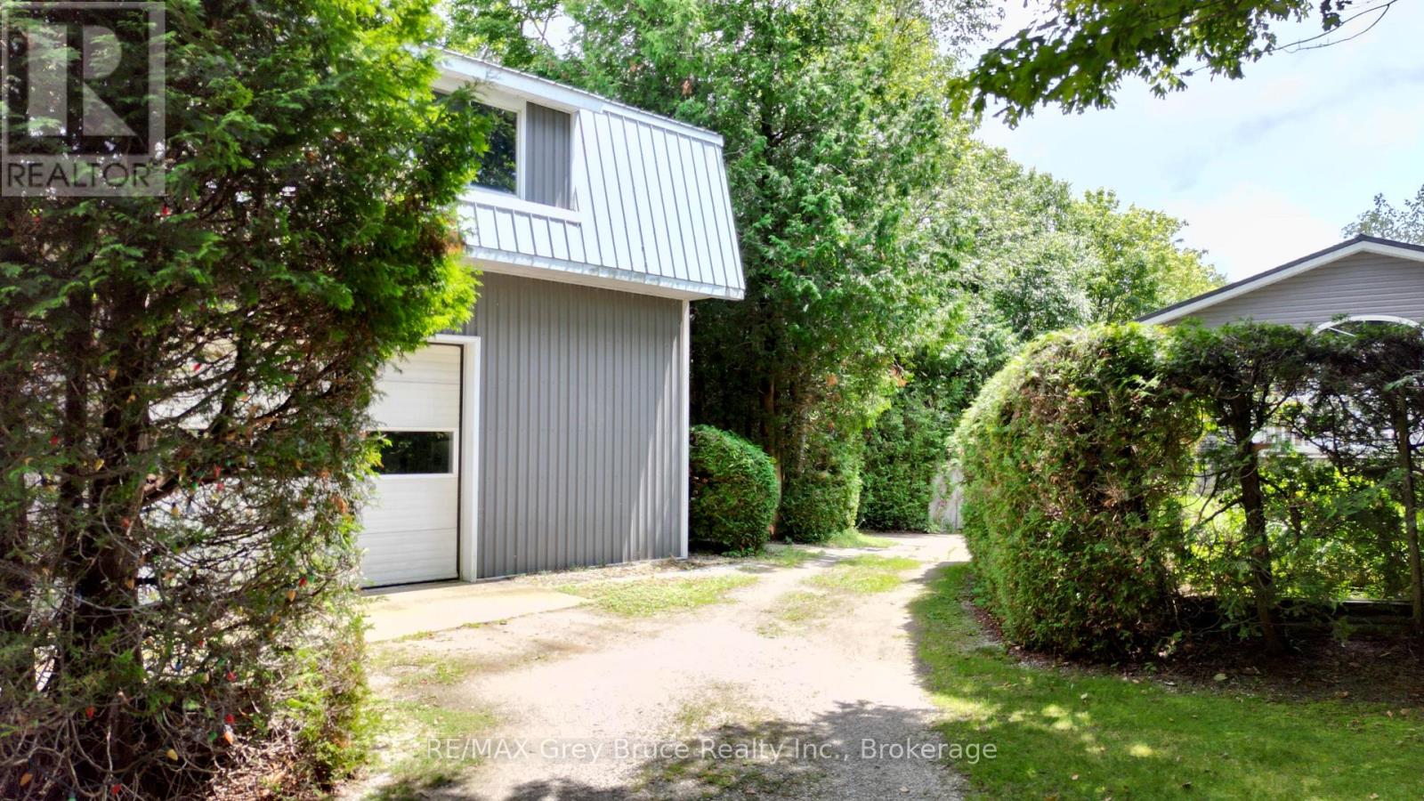 340 BARNEY'S BOULEVARD - 42
