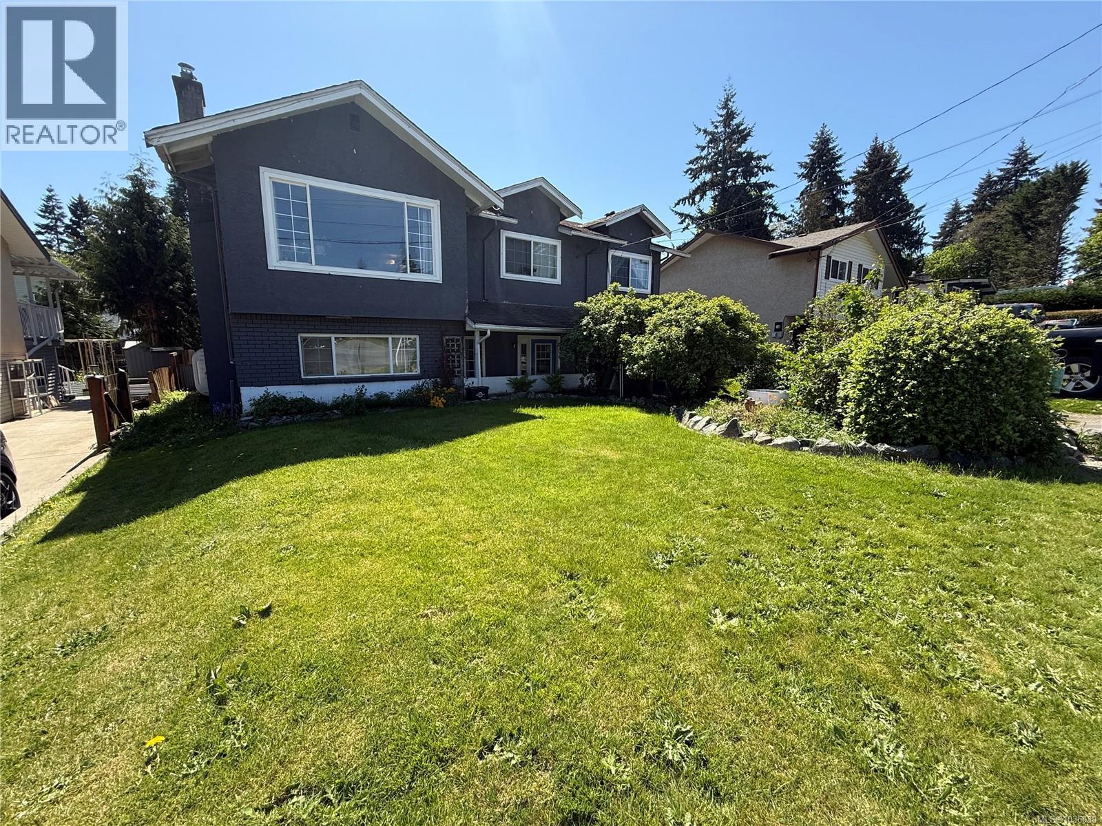 6343 Fairview Way - 1