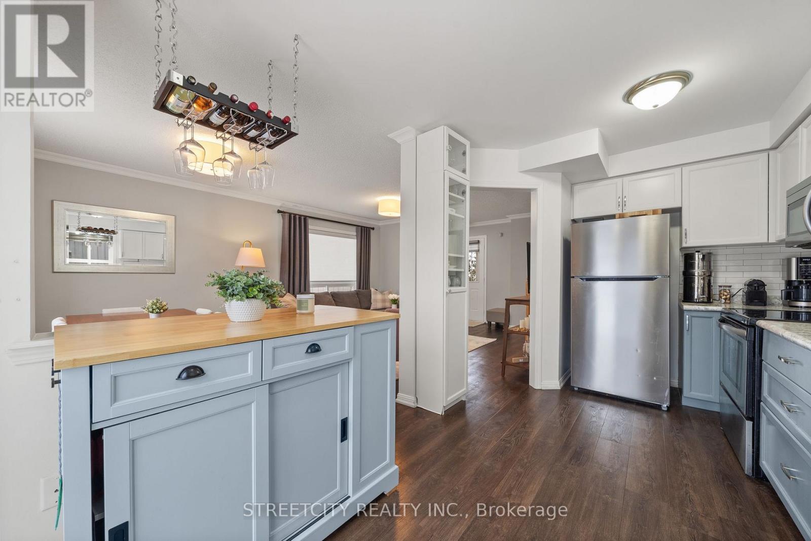 8 SHIPLEY AVENUE - 18