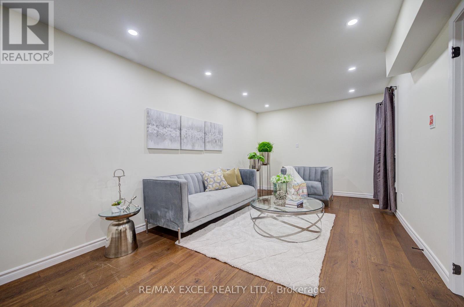 28 KAREN MILES CRESCENT - 11
