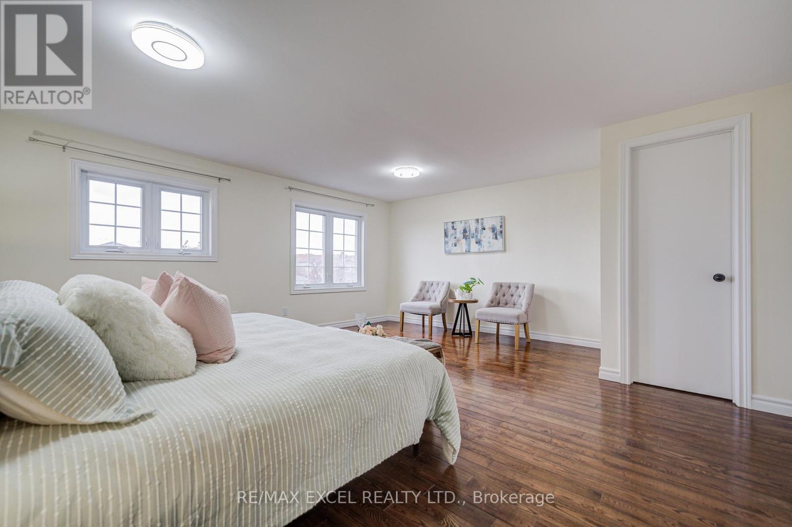 28 KAREN MILES CRESCENT - 34