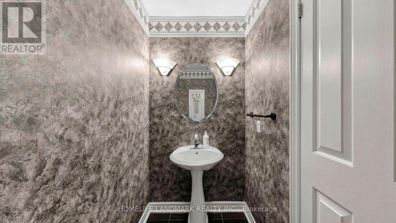68 LYTTON BOULEVARD - 25