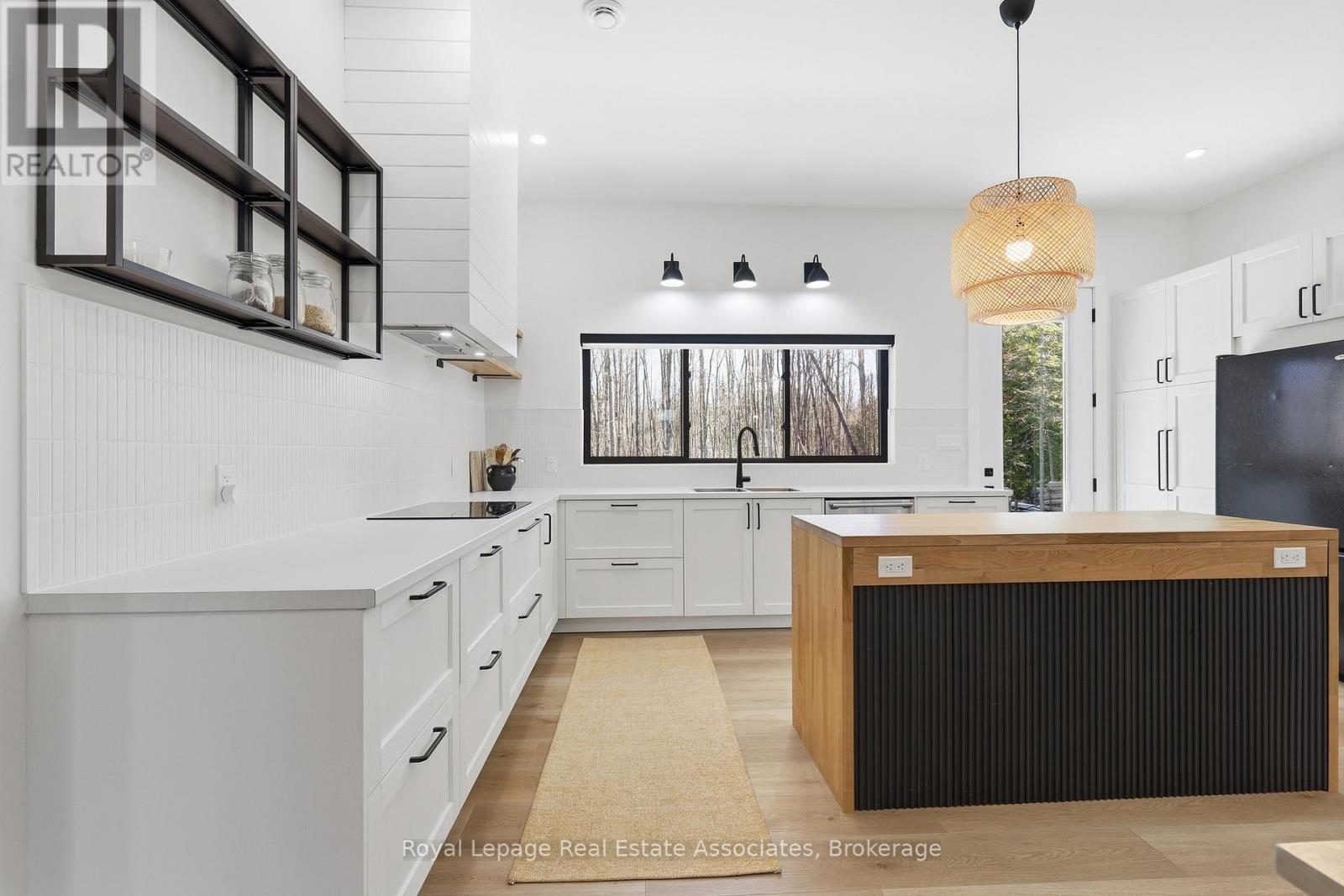 18 TAMARAC ROAD - 16