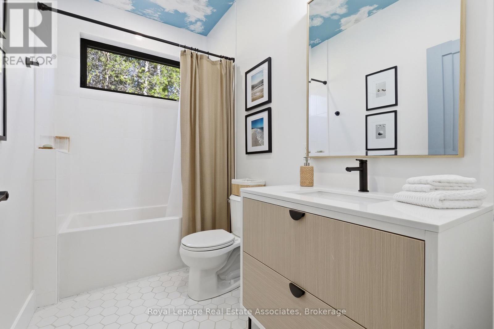 18 TAMARAC ROAD - 28