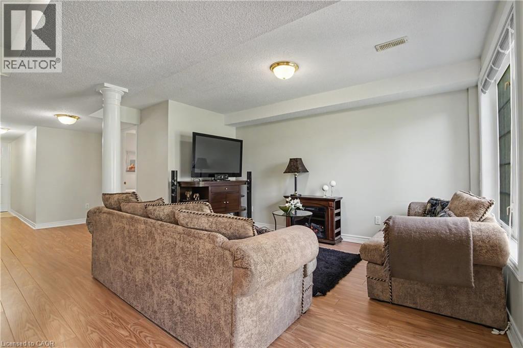 100 BEDDOE Drive Unit# 98, Hamilton, Ontario, L8P4Z2 — Photo 2