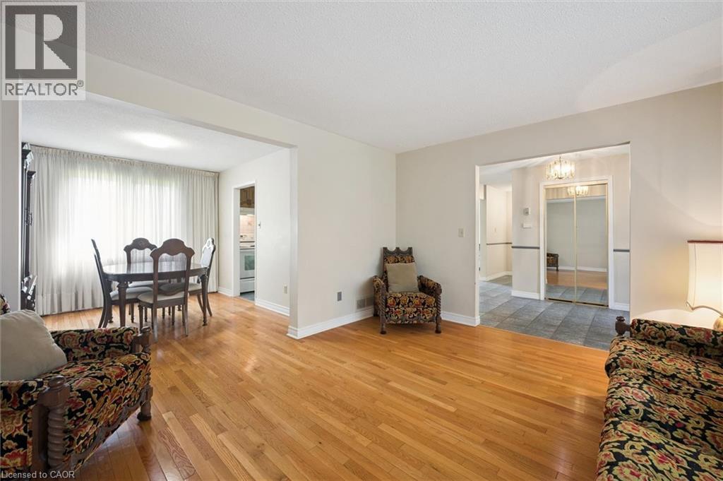 37 MOFFATT Avenue - 6