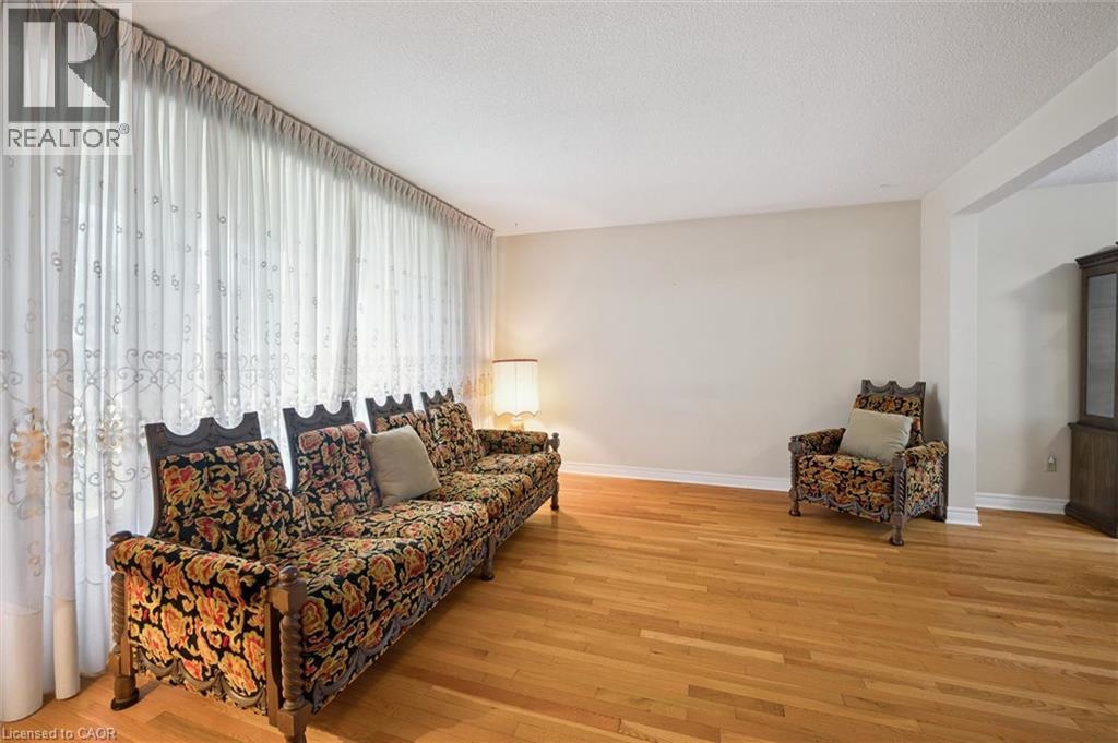37 MOFFATT Avenue - 7