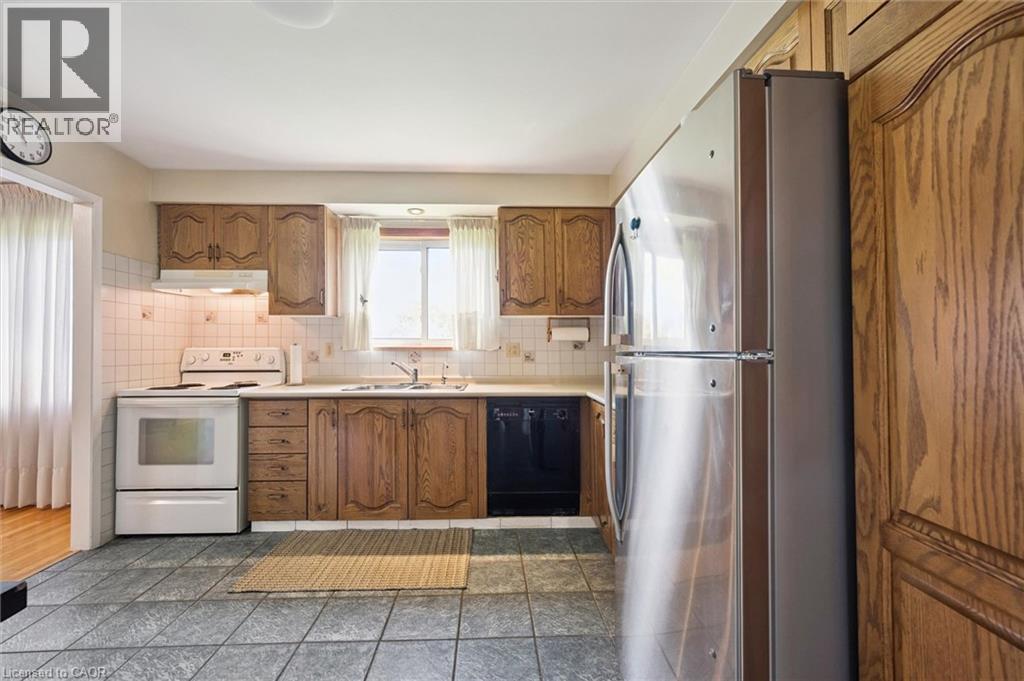 37 MOFFATT Avenue - 8