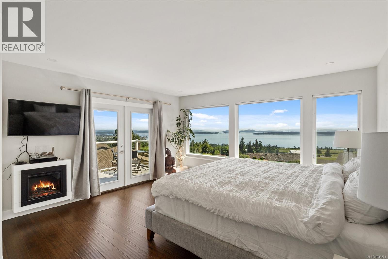  8750 Pender Park Drive, North Saanich