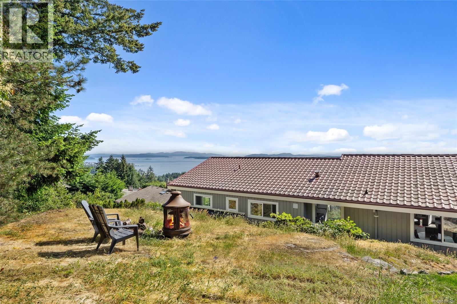  8750 Pender Park Drive, North Saanich