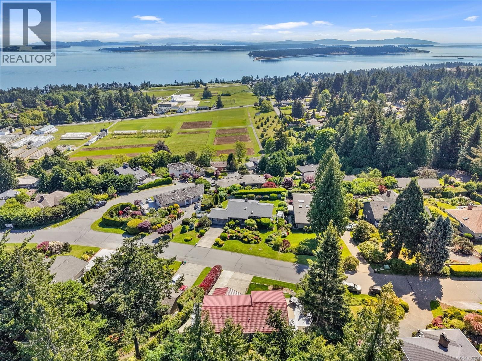  8750 Pender Park Drive, North Saanich