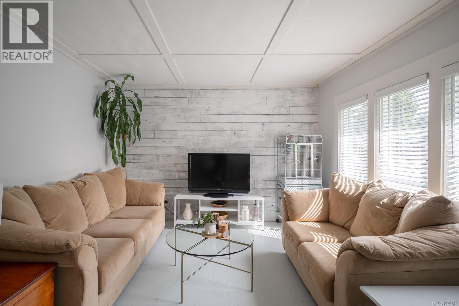 2552 Anderson Ave - 6