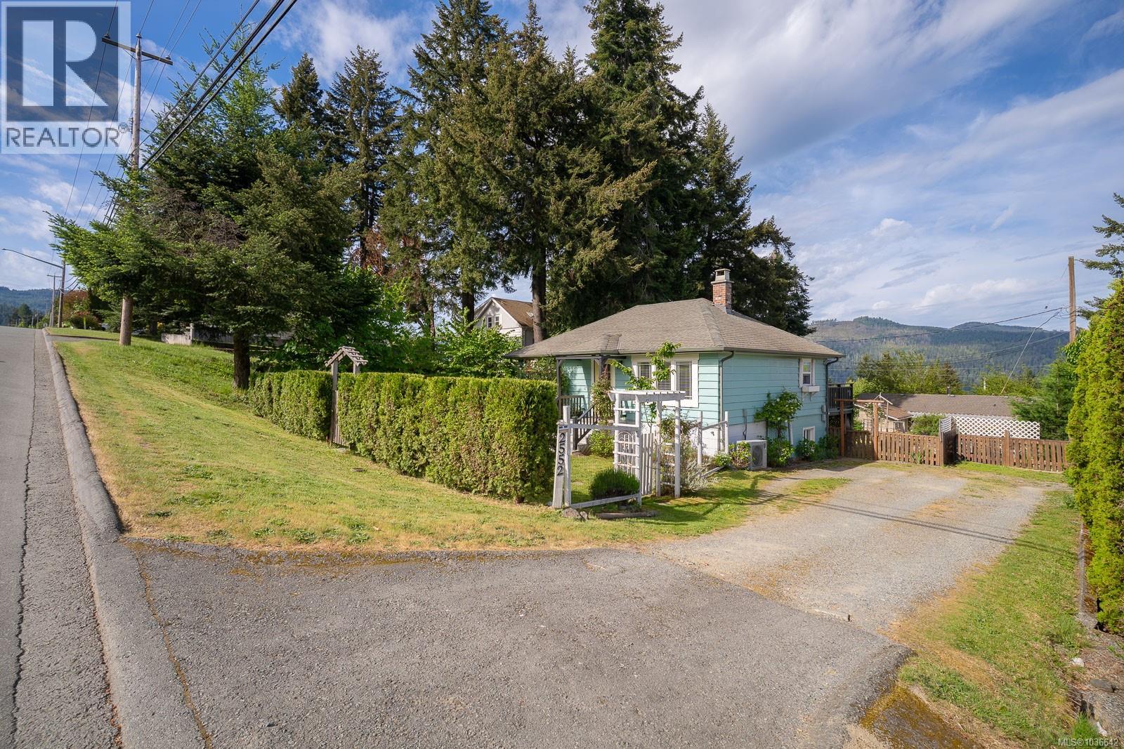2552 Anderson Ave - 32